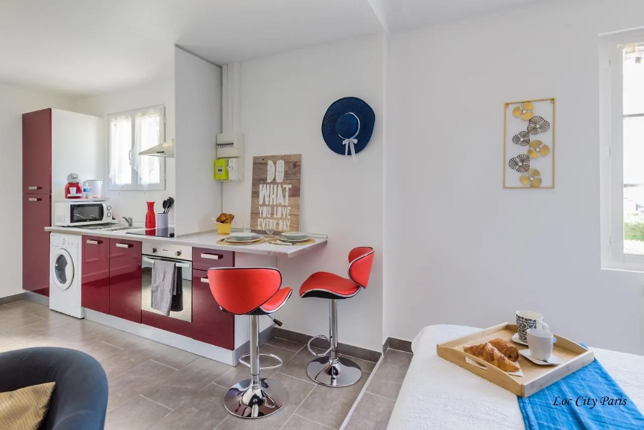 Apartment Studio Bleu - Parc Asterix - Mer De Sable - Villepinte - Aeroport Cdg Vemars France
